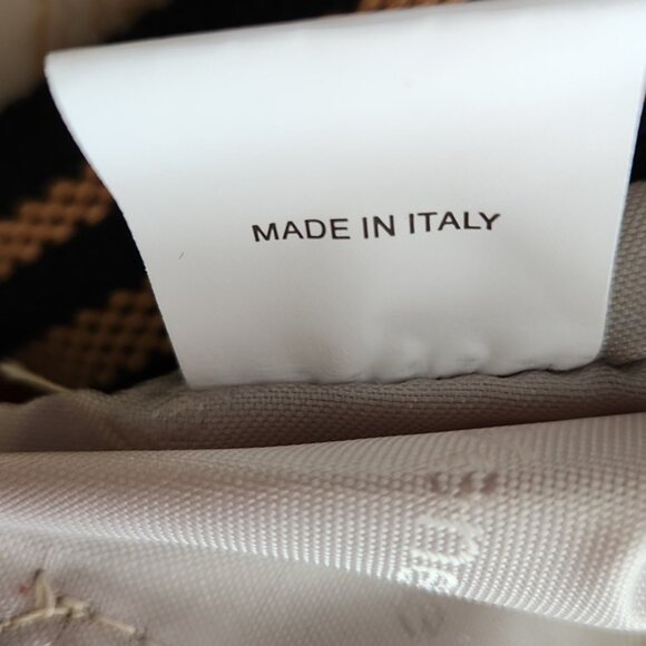 Pelletteria Veneta Elegant Red Suede Crossbody Bag - Picture 9 of 10